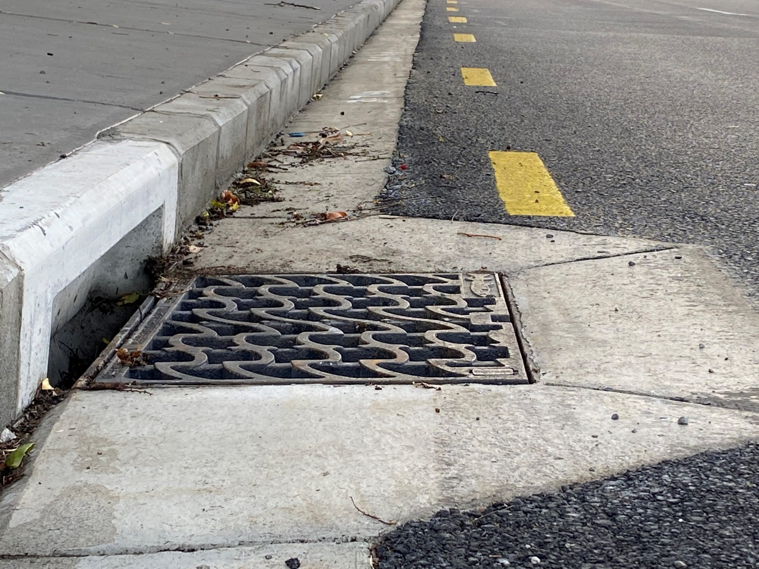 Hydro Slam Lock Stormwater Grate and Frame Hydro Slam Lock Stormwater Grate and Frame